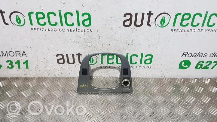 Suzuki Grand Vitara II Rail de porte coulissante 7581250J00