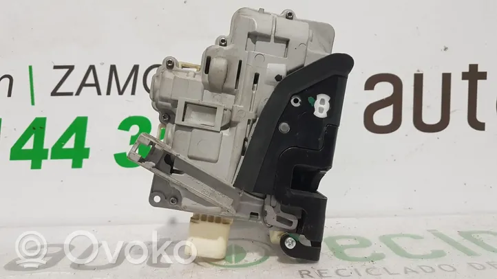 Volkswagen PASSAT Front door lock CZEC1837016A