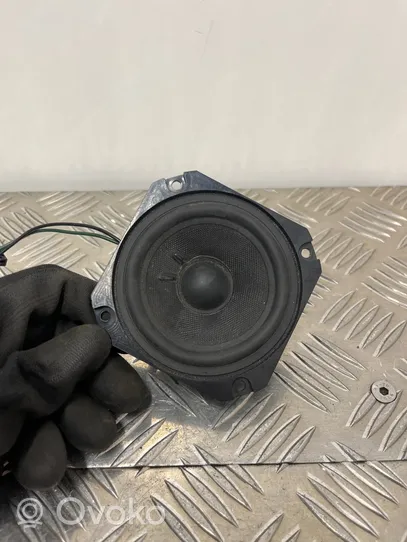 Audi A8 S8 D3 4E Enceinte de plage arrière 4E0035401