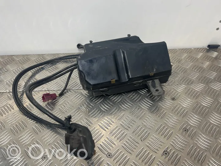 Mercedes-Benz E W211 Moteur de pompe hydraulique de hayon A2118000065