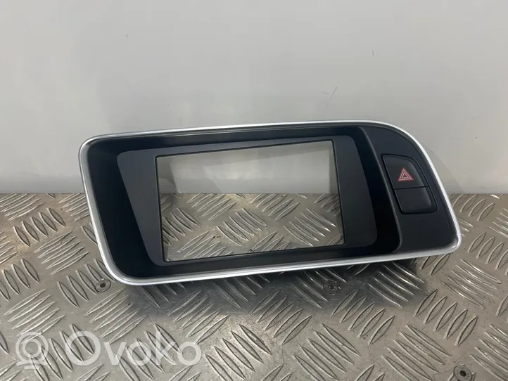 Audi Q5 SQ5 Radion/GPS-laitteen pääyksikön kehys 8R1857186P