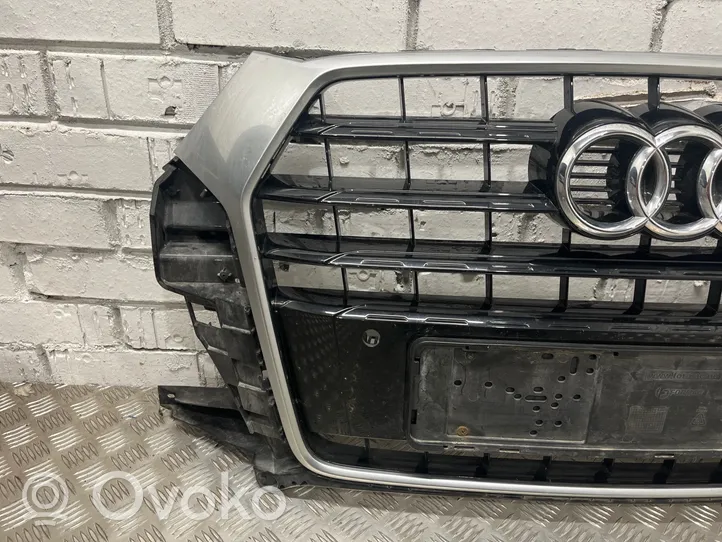 Audi Q3 8U Etusäleikkö 8U0853653M