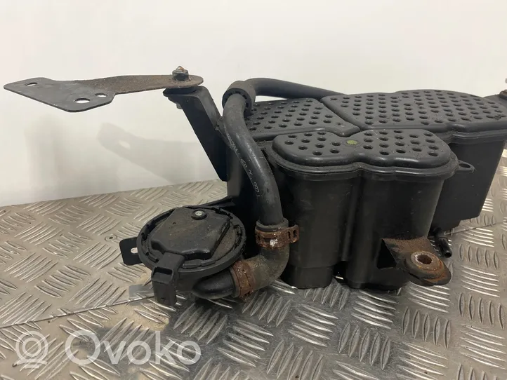 Audi A6 C7 Serbatoio a carbone attivo per il recupero vapori carburante 8K0201801C