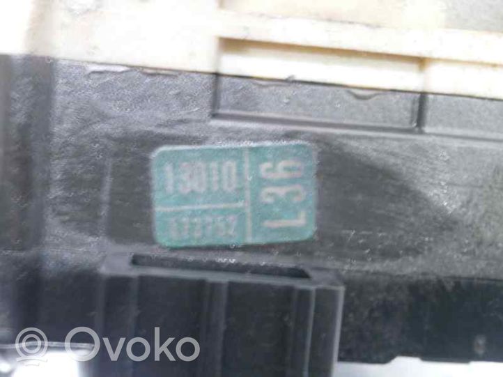 Toyota Corolla Verso E121 Включатель фонарей 13010173752