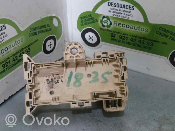 Toyota RAV 4 (XA10) Sulakemoduuli 1018546C4