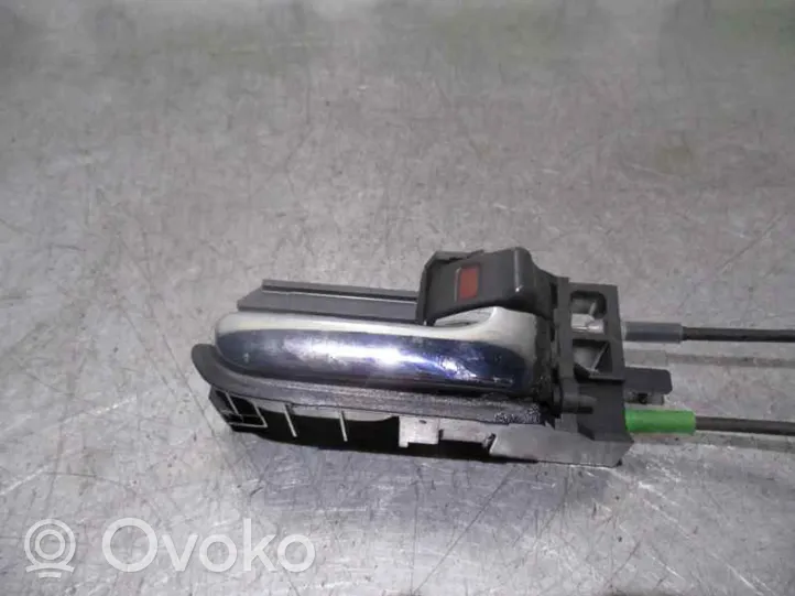 Toyota Corolla Verso E121 Serrure 6903012460