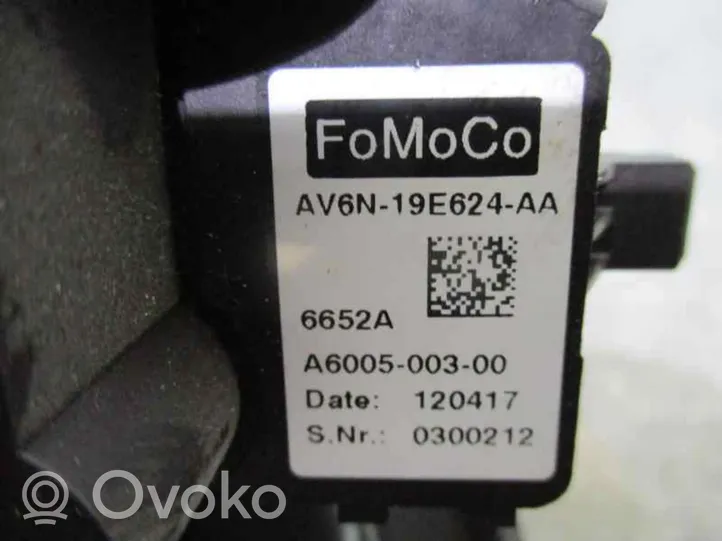 Ford Focus Commande de chauffage et clim AV6N18456AB