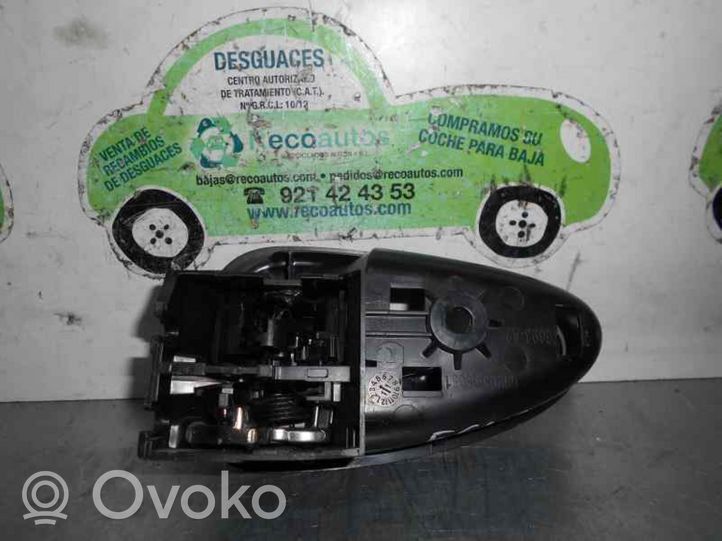 Toyota Avensis T270 Rankenėlė atidarymo vidinė 6920505051C0