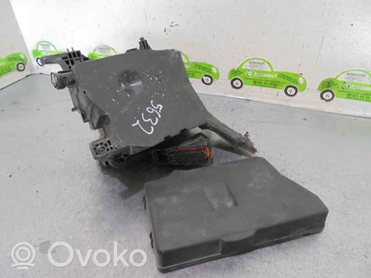 Toyota Corolla E160 E170 Sulakemoduuli 8266212320