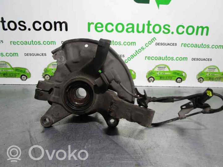 Mazda Xedos 6 Fusée d'essieu de moyeu de la roue avant C00133031