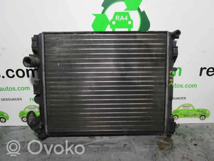 Renault Clio III Radiateur de refroidissement 7700430784