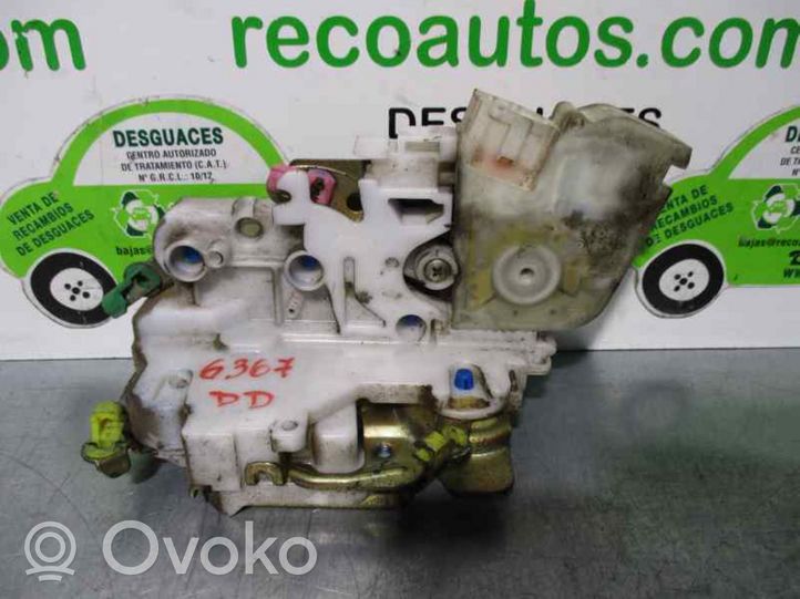 Nissan Navara Zamek drzwi przednich 805525P003