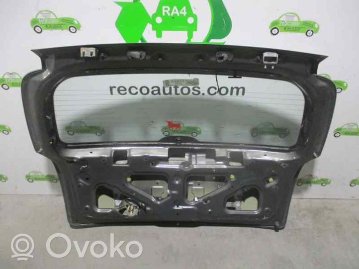 KIA Cerato Takaluukun/tavaratilan kansi 737002F240