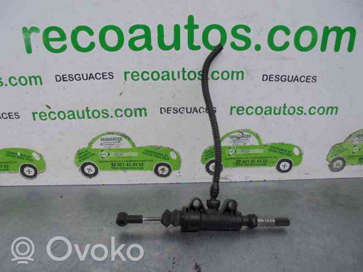 Mercedes-Benz C W204 Clutch master cylinder A2042900012