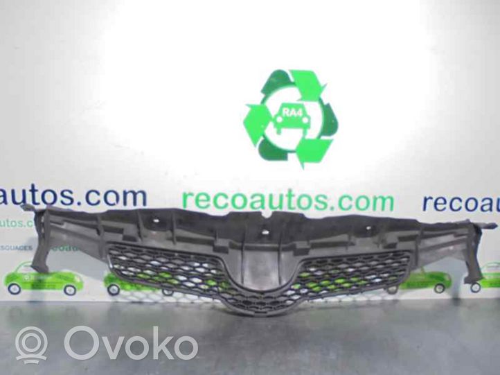 Toyota Auris E210 Griglia anteriore 5311102390