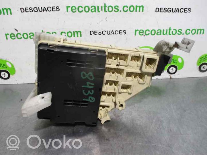 Toyota Prius (XW10) Módulo de fusible 8274247010