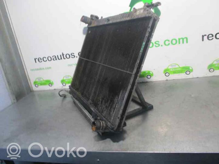 Nissan Serena Radiateur de refroidissement 214107C000