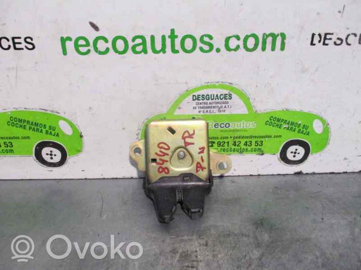 Toyota Prius (XW10) Takaluukun lukon salvan moottori 6461047011