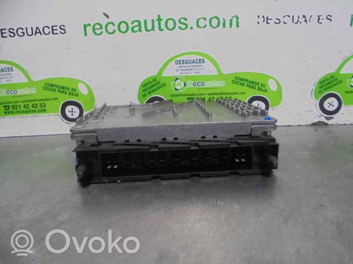 Volvo S70  V70  V70 XC Moottorin ohjainlaite/moduuli 09486129