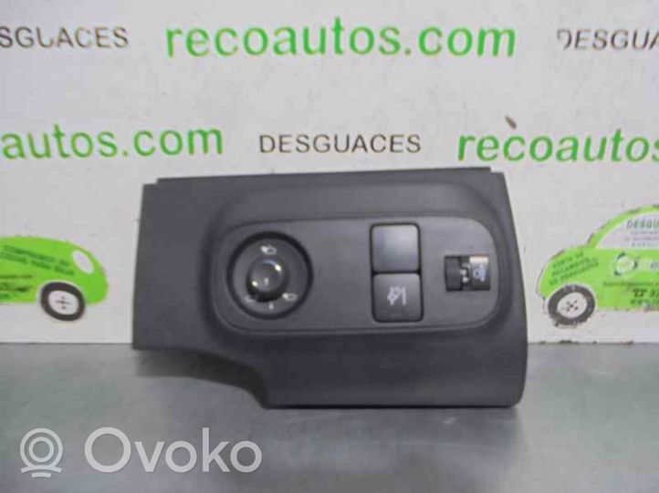 Citroen C3 Sivupeilin kytkin 9817840980