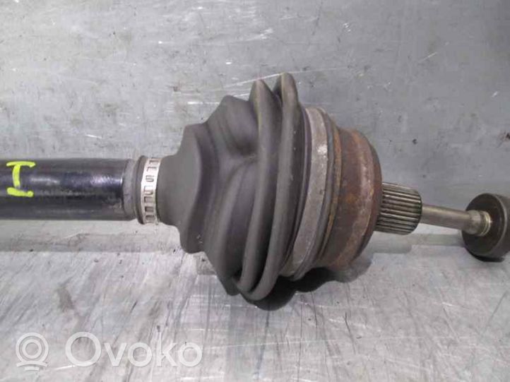 Audi 80 90 S2 B4 Etuvetoakseli 8A0407271AE