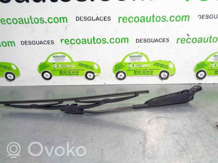 Opel Combo C Braccio della spazzola tergicristallo posteriore 09225631