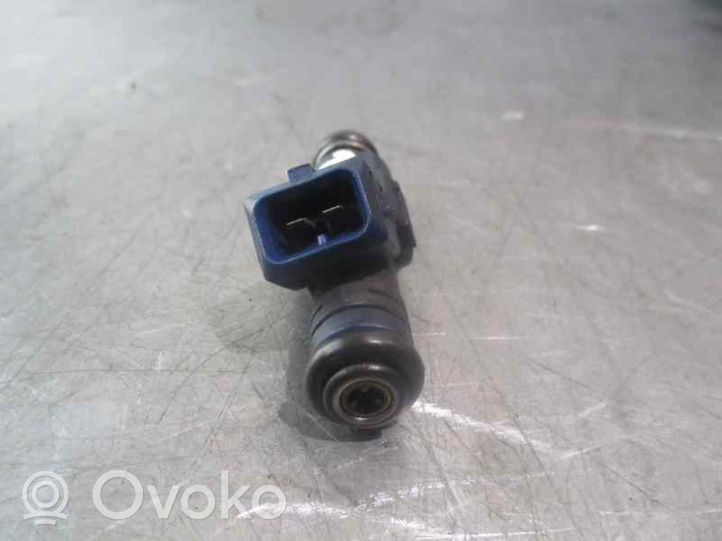 Opel Sintra Injecteur de carburant 90487344