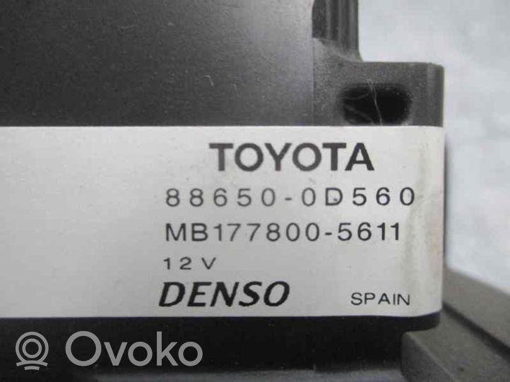 Toyota Yaris Wzmacniacz audio 886500D560