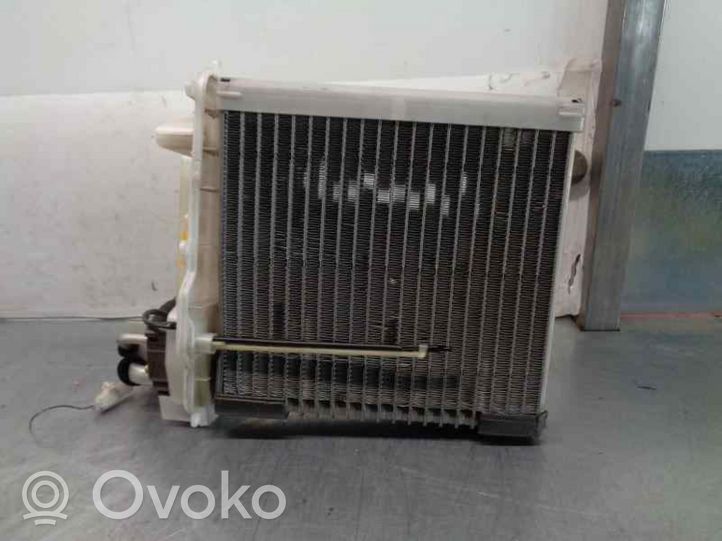 Toyota Corolla Verso E121 Gaisa kondicioniera radiators (salonā) 8850112450