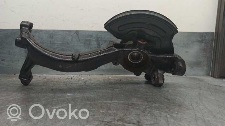 Volkswagen PASSAT B5.5 Fuso a snodo con mozzo ruota anteriore 8D0407257AN