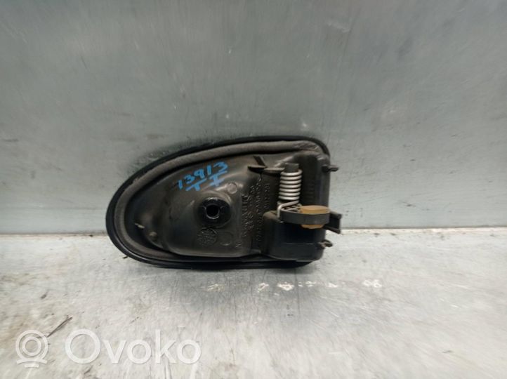 Dacia Duster Klamka wewnętrzna drzwi tylnych 7700830078