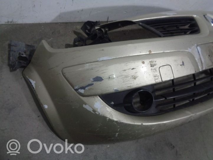 Renault Scenic II -  Grand scenic II Front bumper 7701477299