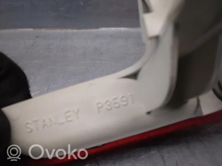 Mazda 3 Trzecie światło stop P3591