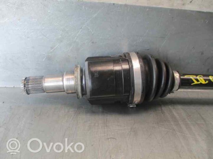 Toyota Yaris Передняя полуось TLH0405B0253