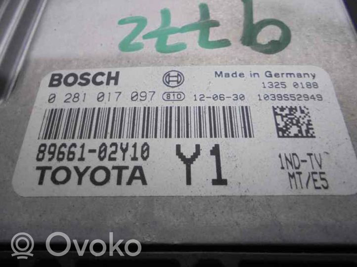 Toyota Auris E210 Variklio valdymo blokas 