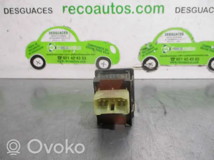 Toyota RAV 4 (XA10) Przycisk regulacji lusterek bocznych 