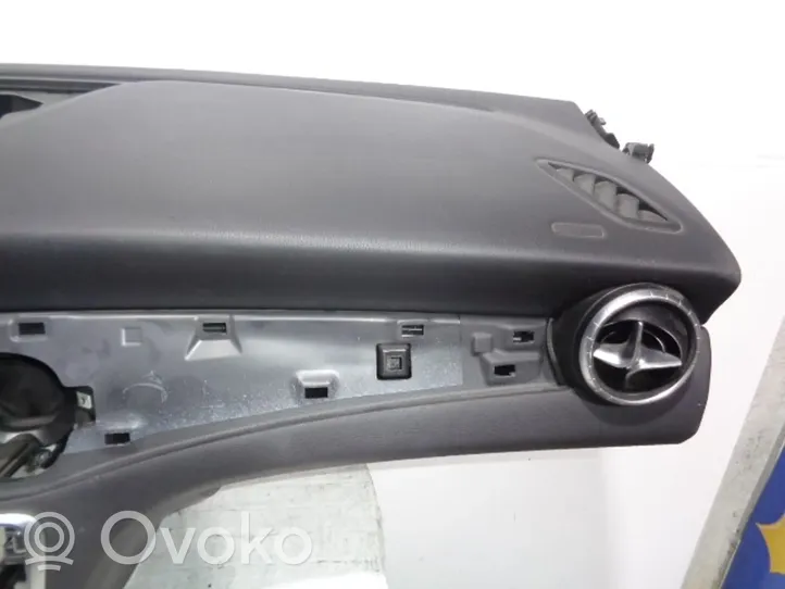 Mercedes-Benz CLA C117 X117 W117 Tableau de bord A11768000879H68