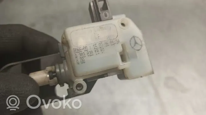 Mercedes-Benz SLK R170 Polttoainetankin korkin lukon moottori 