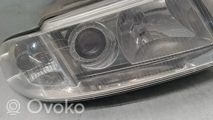 Audi A4 S4 B5 8D Lampa przednia 8D0941004AK