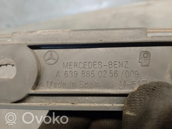 Mercedes-Benz Vito Viano W639 Moldura embellecedora A6398850256