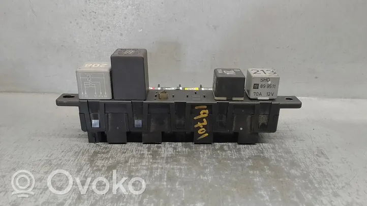 Audi 100 S4 C4 Module de fusibles 4A0941822