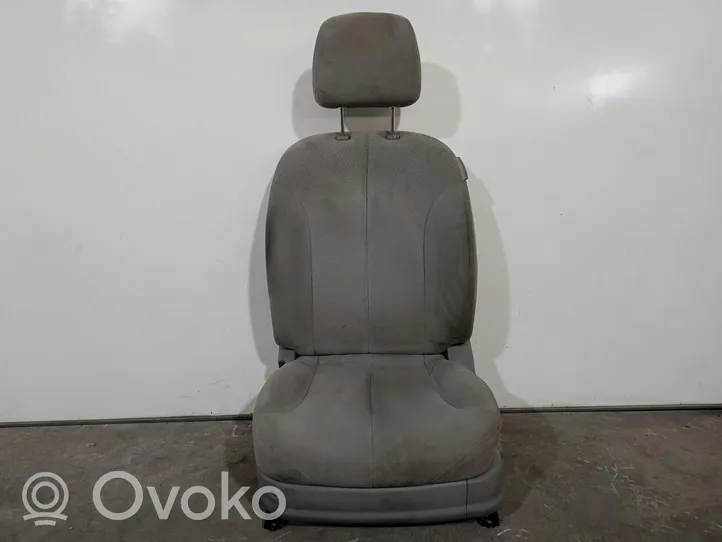 KIA Magentis Priekinė vairuotojo sėdynė 881052G320818