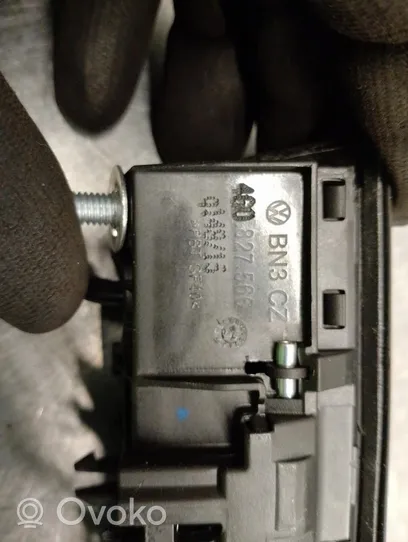 Audi A6 S6 C4 4A Uždarymo rankena (galinio dangčio) 4G0827566