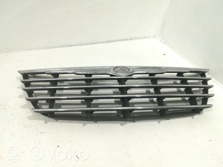 Chrysler Voyager Grille calandre supérieure de pare-chocs avant 