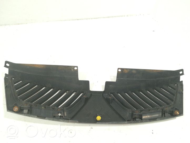 Mitsubishi Outlander Front bumper upper radiator grill 