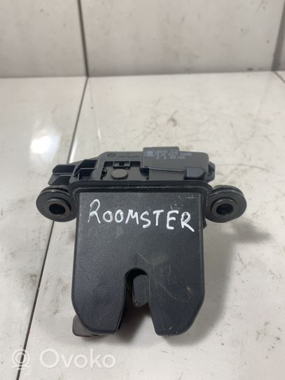 Skoda Roomster (5J) Aizmugurē slēdzene 