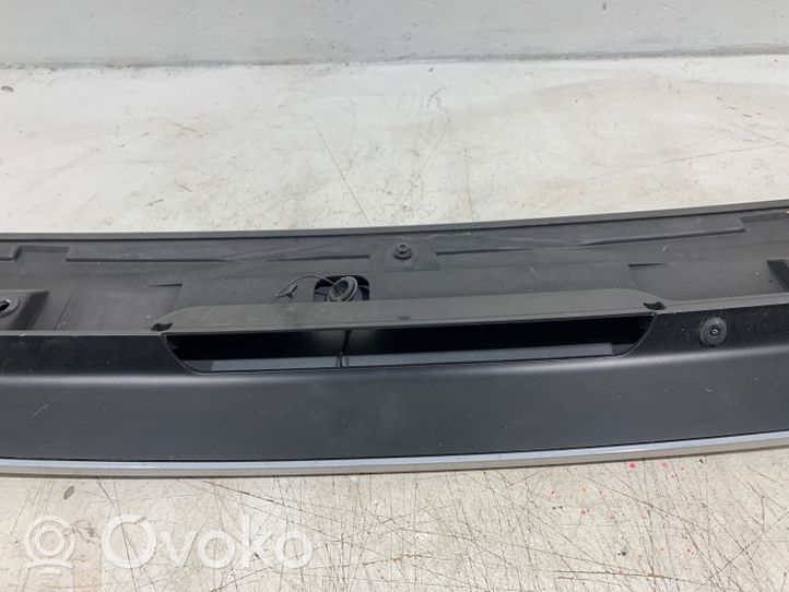 BMW X5 E53 Spoiler tylnej szyby klapy bagażnika 