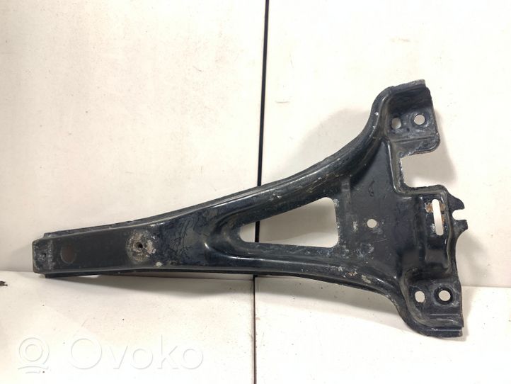 Volkswagen Golf IV Radiator support slam panel bracket 