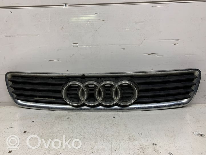 Audi A4 S4 B5 8D Atrapa chłodnicy / Grill 