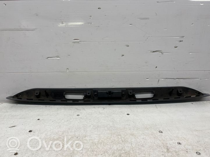 Volvo S40 Listwa oświetlenie tylnej tablicy rejestracyjnej 30753024